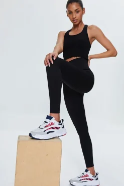 Active Seamless Lettuce-Edge Crop Top