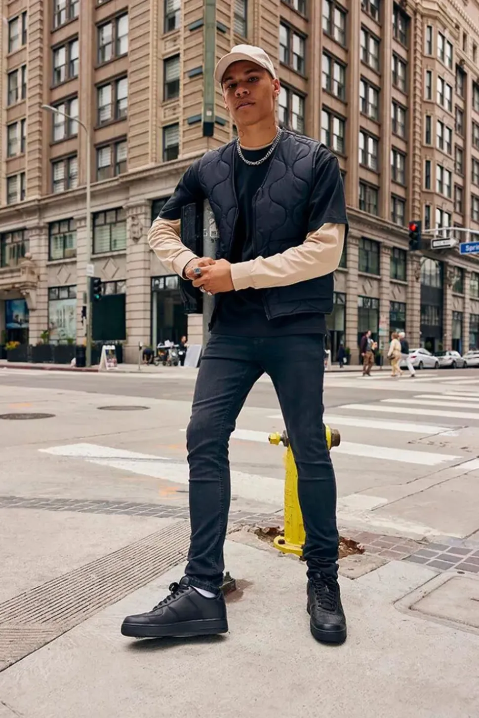 Basic Slim-Fit Jeans