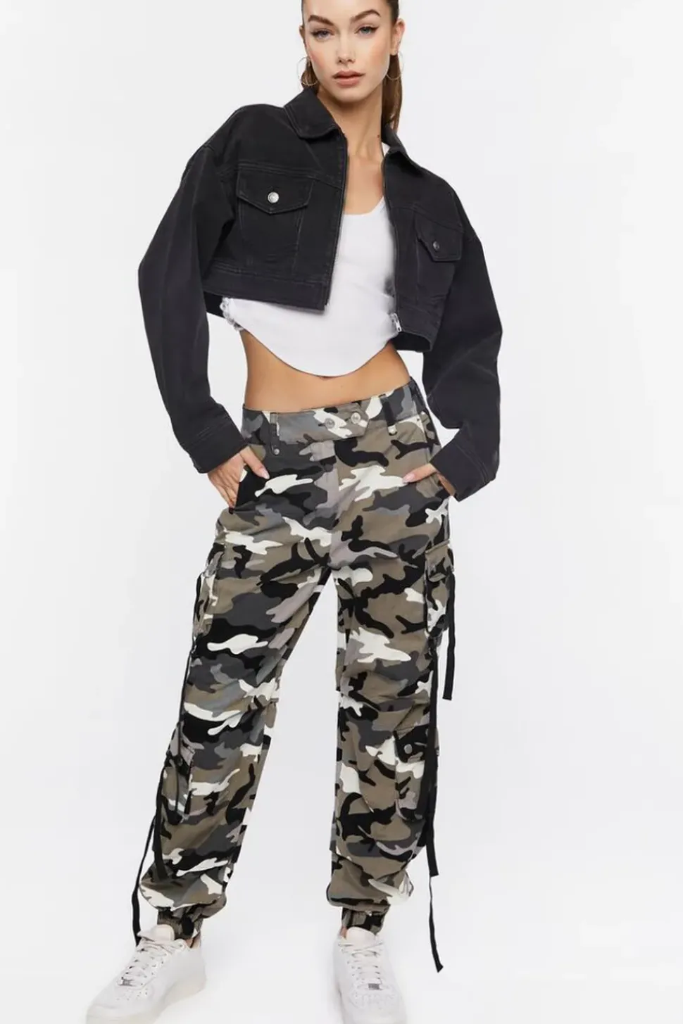 Cropped Denim Zip-Up Trucker Jacket