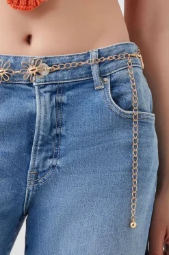 Cutout Flower Chain Belt