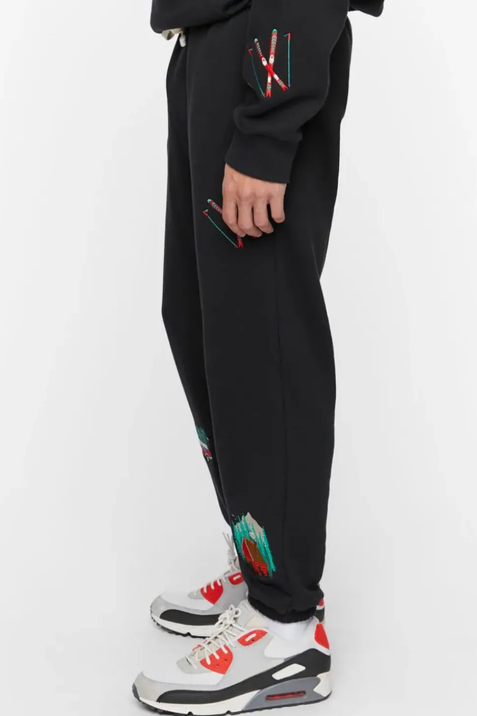 Embroidered Cabin Fleece Joggers