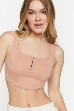 Seamless Hook-And-Eye Cropped Tank Top