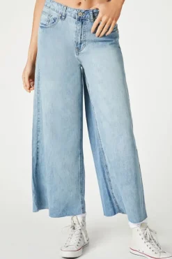 Wide-Leg Ankle Jeans